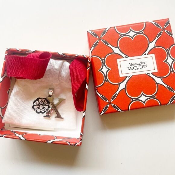 Alexander McQueen Z with scull necklace or zipper charm. One charm. - Picture 6 of 10